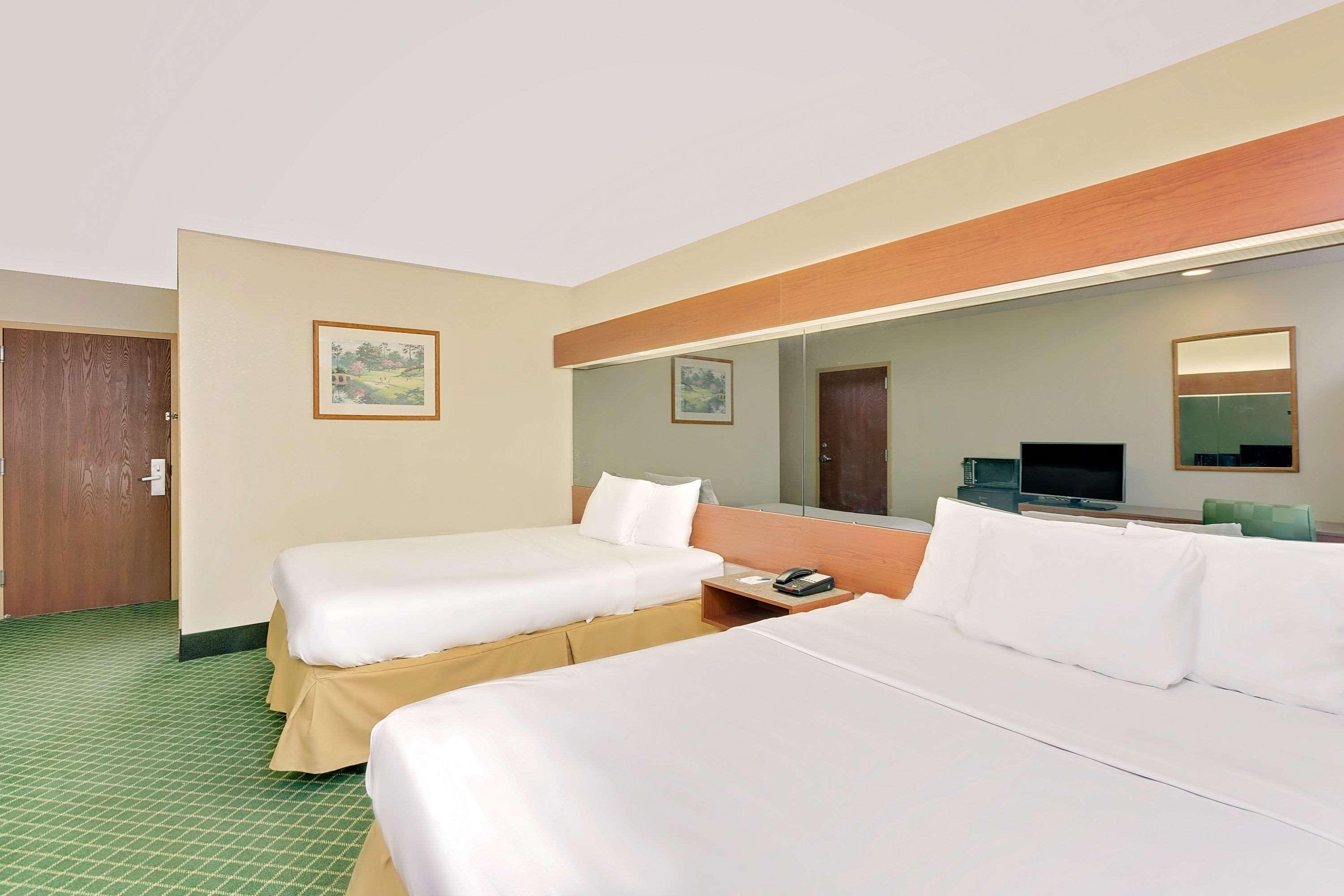 Microtel Inn & Suites By Wyndham Augusta/Riverwatch Exterior photo